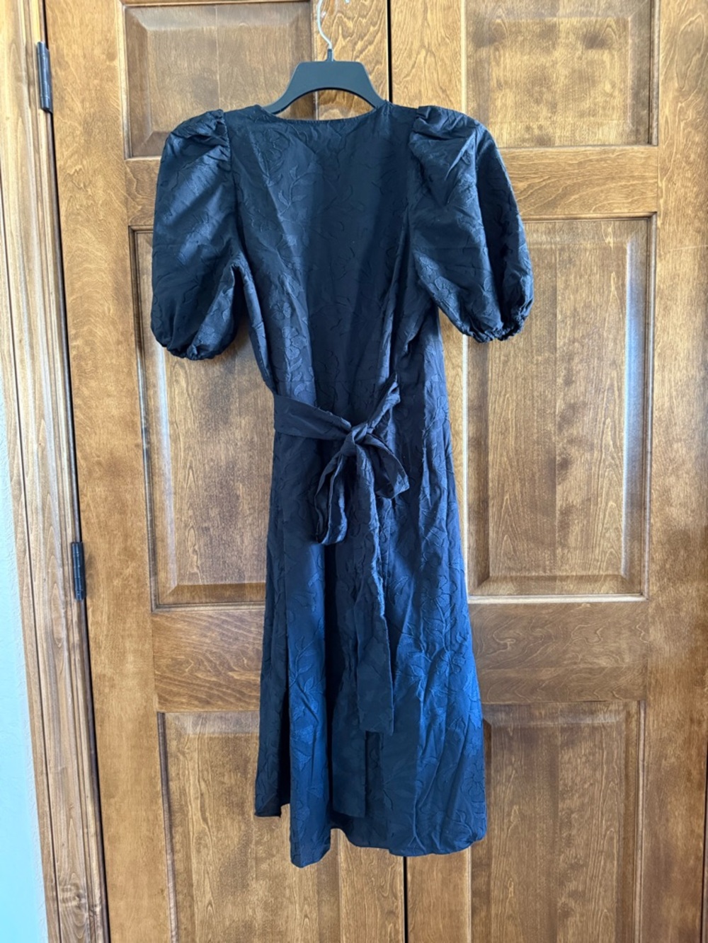 Ann Taylor Black Textured V-Neck Dress - Women's Size 10 Petite - Picture 2 of 5